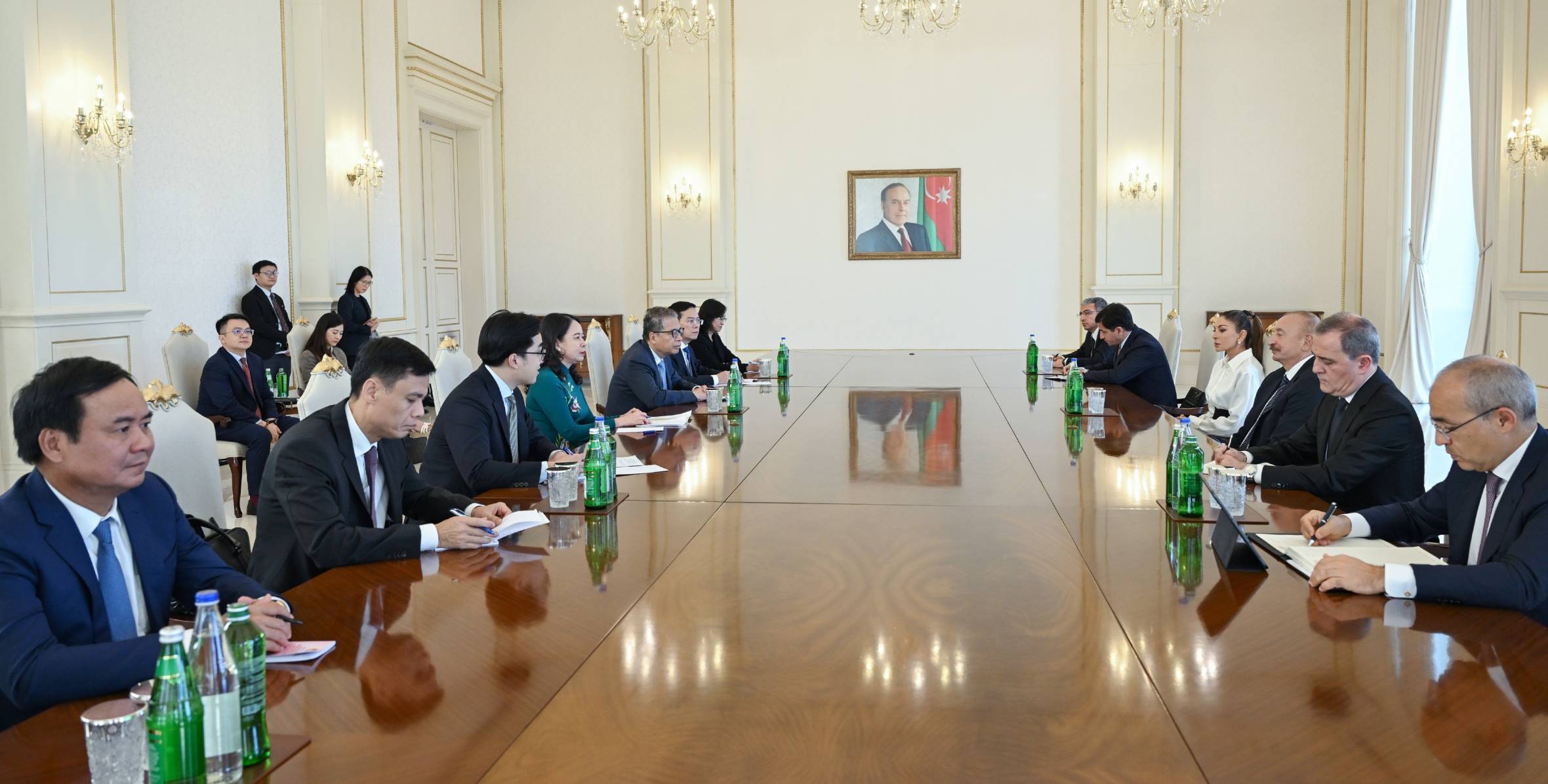 Ilham Aliyev met with Vietnamese Vice President