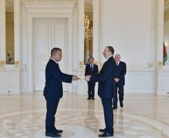 Ilham Aliyev received the credentials of the newly-appointed Ambassador of Venezuela