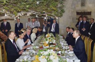 Ilham Aliyev had a joint dinner with the state and government officials and high level guests, who attended the Opening Ceremony of the First European Games