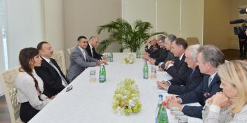 Ilham Aliyev met with a delegation of deputies and senators of the French parliament