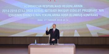 İlham Əliyev regionların 2014-2018-ci illərdə sosial-iqtisadi inkişafı Dövlət Proqramının icrasının birinci ilinin yekunlarına həsr olunan konfransda iştirak edib