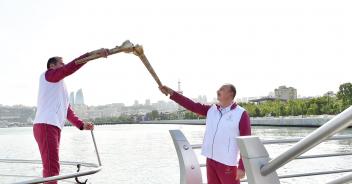 Ilham Aliyev took the Baku 2015 Flame at “Sadko” port in the Seaside National Park