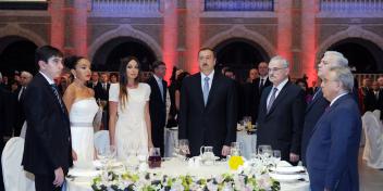 Ilham Aliyev attended an official reception marking 28 May – the Republic Day