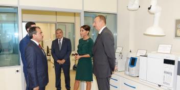 Ilham Aliyev attended the opening of a new office building of the central laboratory of the “AzerSu” Open Joint Stock Company and reviewed the draft of a park to be established on the grounds of the “+110 west” water reservoir