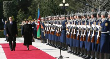 İsveçrə Prezidenti xanım Mişelin Kalmi-Reyin rəsmi qarşılanma mərasimi olmuşdur