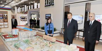 Ilham Aliyev reviewed the national exhibition “Independent Azerbaijan in 20 years”