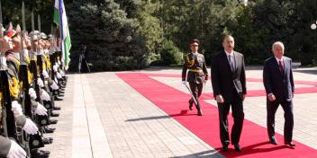 Official welcome ceremony was held for Ilham Aliyev at the residence of the President of Uzbekistan