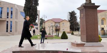 Ilham Aliyev visited a statue of national leader Heydar Aliyev in Astara