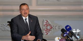 Ilham Aliyev gave an interview to Azerbaijani journalists in Istanbul