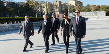 Ilham Aliyev reviewed the progress of work under way in the Dada Gorgud Park in the Narimanov district of Baku