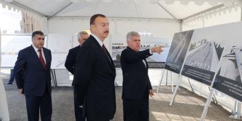 Ilham Aliyev reviewed the plan of road junctions and highways under construction in Ziya Bunyadov Avenue