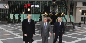 Ilham Aliyev reviewed a park in the Bulbul Avenue in Baku after major overhaul