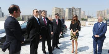 Ilham Aliyev reviewed the work carried out at the Heydar Aliyev Center and park outside the Hilton Hotel