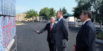 Ilham Aliyev reviewed progress of landscaping and reconstruction work in the Surakhani district