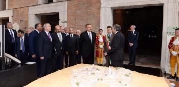 Ilham Aliyev visited the Mercati di Traiano museum in Rome where he met with Mayor Ignazio Marino and answered questions from Italian journalists