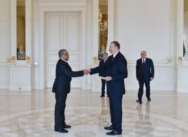 Ilham Aliyev received the credentials of the newly-appointed Ambassador of the Seychelles