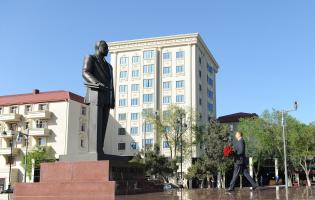 Ilham Aliyev visited the city of Sumgayit