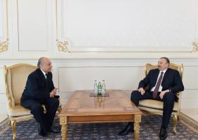 Ilham Aliyev received the credentials of the newly-appointed Ambassador of Ecuador