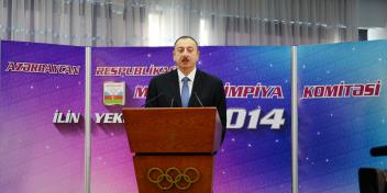 İlham Əliyev Milli Olimpiya Komitəsində 2014-cü ilin yekunlarına görə idmançıların və mütəxəssislərin mükafatlandırılması mərasimində iştirak edib