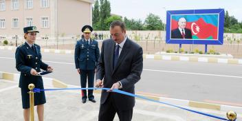 Ilham Aliyev examined the reconstruction at a frontier commandant’s office and a frontier station in Julfa