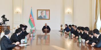 Ilham Aliyev received the members of the national Greco-Roman wrestling team who won the World Cup