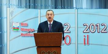 Ilham Aliyev attended a ceremony to present awards to sportsmen and coaches