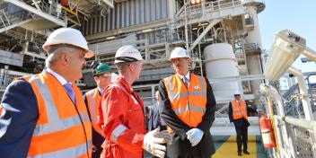 Ilham Aliyev reviewed the completed West Chirag topsides as part of the Chirag Oil Project