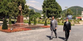 Ilham Aliyev visited the monument to national leader Heydar Aliyev in Gabala