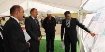 Ilham Aliyev got familiarized with the construction of Shahdag Winter – Summer Tourism Compound