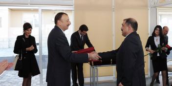 Ilham Aliyev attended the commissioning of a residential building for Karabakh war veterans and martyrs’ families