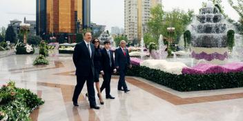 Ilham Aliyev joined the flower festival celebrations in the capital