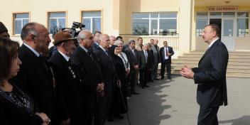 Ilham Aliyev reviewed the work under way in Mardakan settlement as part of the socioeconomic development of suburban settlements of Baku