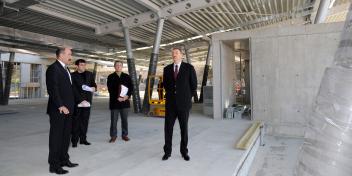 Ilham Aliyev familiarized with the construction of Azerbaijani State Museum of Carpets and Applied Folk Arts