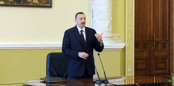 Ilham Aliyev chaired a meeting on socio-economic development of Baku and its settlements