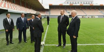 İlham Əliyev Masazır qəsəbəsində inşa olunan stadionun açılışında iştirak edib