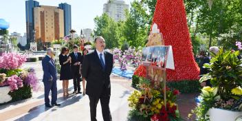 Ilham Aliyev attended the holiday of flowers organized in the capital of Azerbaijan on the occasion of the 90th birthday anniversary of nationwide leader Heydar Aliyev