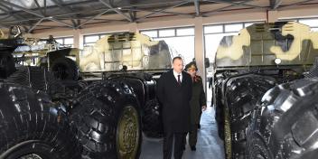 Ilham Aliyev reviewed the conditions created at a military town of the Air Force of the Defense Ministry
