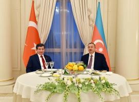 Dinner reception was hosted on behalf of Ilham Aliyev in honor of Turkish Prime Minister Ahmet Davutoglu