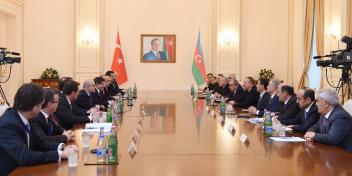 Ilham Aliyev and Turkish PM Ahmet Davutoglu held an expanded meeting