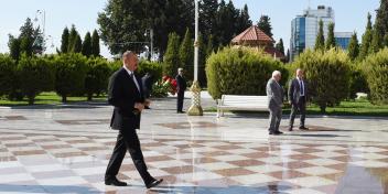 Ilham Aliyev visited statue of national leader Heydar Aliyev in Khachmaz