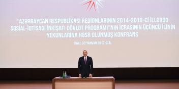 İlham Əliyev regionların 2014-2018-ci illərdə sosial-iqtisadi inkişafı Dövlət Proqramının icrasının üçüncü ilinin yekunlarına həsr olunmuş konfransda iştirak edib