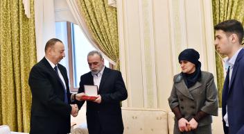 Ilham Aliyev met with family members of National Hero of Azerbaijan Chingiz Gurbanov