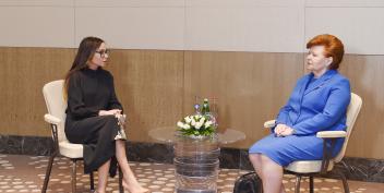 Birinci vitse-prezident Mehriban Əliyeva Latviyanın sabiq Prezidenti Vayra Vike-Freyberqa ilə görüşüb