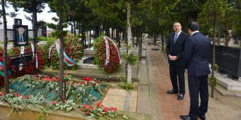 Ilham Aliyev visited grave of late Energy Minister Natig Aliyev