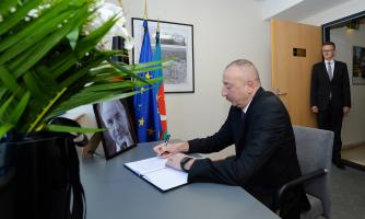 Ilham Aliyev visited German Embassy to offer condolences over death of former Federal Chancellor Helmut Kohl