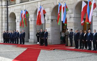 Official welcome ceremony was held for Ilham Aliyev in Warsaw