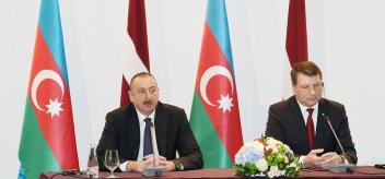 Azerbaijani, Latvian presidents made press statements