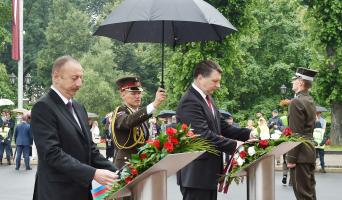 Ilham Aliyev visited Freedom Monument in Latvia