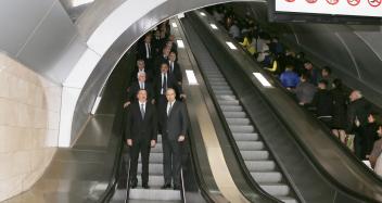 Ilham Aliyev viewed retro carriages of Baku Metro