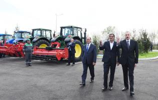 Ilham Aliyev viewed Barda farmer Musa Guliyev`s cotton plantation